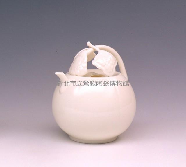 Melon-shaped Pot with Lifting Handle in Song-dynasty Ding-ware Style Collection Image