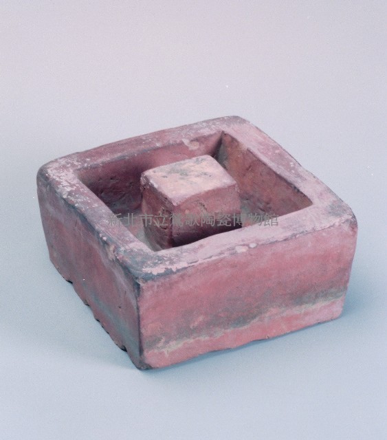 Rectangular Pad for the Legs of a Closet Collection Image, Figure 2, Total 4 Figures