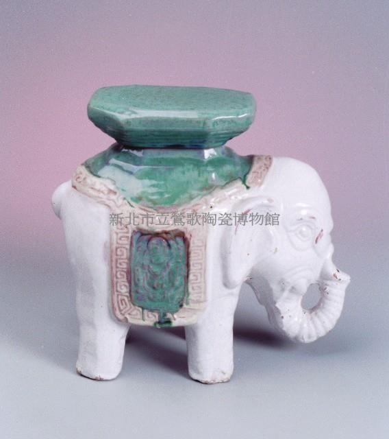 Brick Clay Elephant-shaped Stand Collection Image