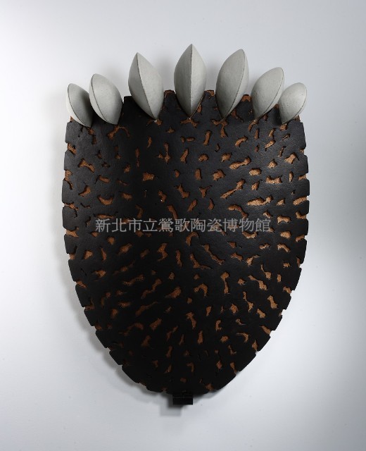 退到盾後藏品圖，第1張