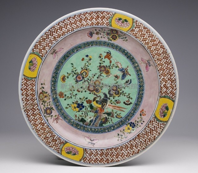 五彩錦地花鳥紋大盤藏品圖，第1張