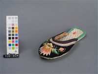 彩繡拖鞋(左鞋)藏品圖，第3張