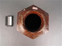 褐釉六角陶罐藏品圖，第2張