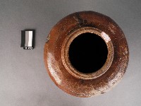 赤釉平頸壺藏品圖，第2張