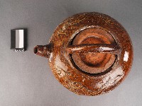 赤釉龍紋茶壺藏品圖，第2張