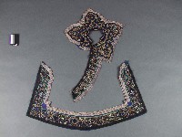 女衫彩繡緄邊藏品圖，第1張