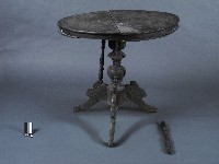 圓木桌藏品圖，第1張