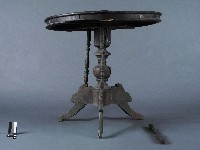 圓木桌藏品圖，第2張