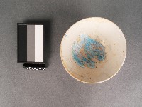 紅釉印花壽字碗藏品圖，第2張