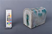 綠釉斑點紋枕頭藏品圖，第1張