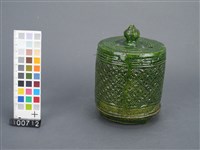 綠釉壓花油燈藏品圖，第2張