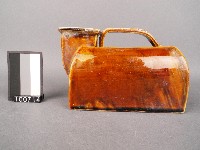 赤釉尿壺藏品圖，第1張