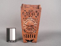 紅陶鏤空獸牌箸籠藏品圖，第1張