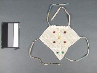 胸兜藏品圖，第1張