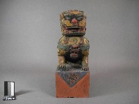 彩色木雕柱頭獅子藏品圖，第1張