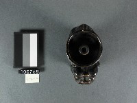 赤釉獅座燭台藏品圖，第2張