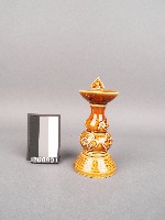 赤釉油燈藏品圖，第1張