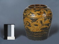 黃釉刻花龍紋水缸藏品圖，第2張