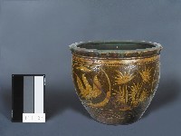 黃釉刻花鳥獸花卉紋水缸藏品圖，第2張