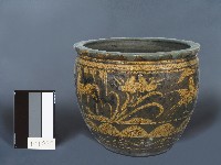 黃釉刻花鳥獸花卉紋水缸藏品圖，第1張