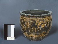 黃釉刻花鳥獸花卉紋水缸藏品圖，第2張