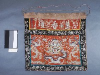 線繡龍紋桌圍藏品圖，第1張