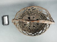 芒枝編提籃藏品圖，第2張