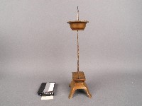 銅製蝠紋燭臺藏品圖，第1張