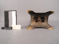 銅製蝠紋燭臺藏品圖，第3張