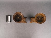 銅製蝠紋燭臺藏品圖，第2張