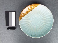 雙彩菊花紋盤藏品圖，第1張