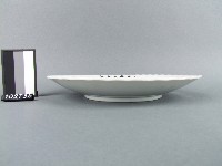 青花桃紅彩鶴紋盤藏品圖，第2張