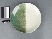 綠地松樹紋盤藏品圖，第1張
