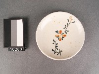 彩繪花卉紋碟藏品圖，第1張