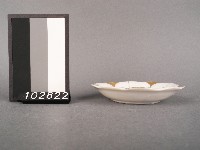 金彩花卉紋福字碟藏品圖，第2張