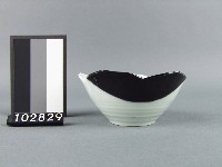 彩繪花卉紋碟藏品圖，第2張