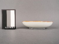 紅綠彩繪花卉紋碟藏品圖，第2張