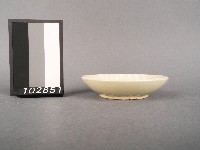 紅綠彩花卉紋碟藏品圖，第2張