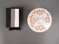 紅彩花卉紋杯藏品圖，第2張