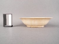 彩繪花卉蝴蝶紋碗藏品圖，第2張