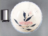 三彩花卉紋碗藏品圖，第1張