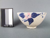 紅藍彩花卉紋碗藏品圖，第1張