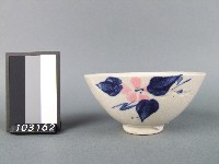 紅藍彩花卉紋碗藏品圖，第1張