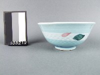 紅綠彩葉紋碗藏品圖，第1張