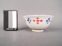 紅綠彩菱紋碗藏品圖，第1張