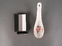 紅綠彩宮燈紋湯匙藏品圖，第1張