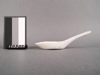 紅綠彩宮燈紋湯匙藏品圖，第2張