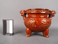 赤釉三腳龍紋香爐藏品圖，第1張