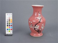紅釉花卉紋花瓶藏品圖，第1張