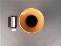 黃釉花卉紋花瓶藏品圖，第3張